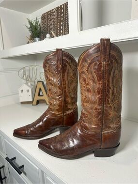 Vintage Tony Lama Cowboy Boots Mens 8D Women 9.5 Brown Leather Western Boots USA